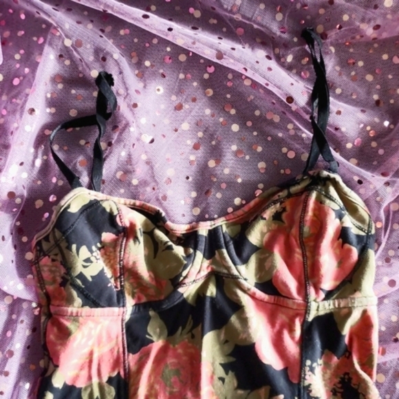 🦋🧚‍♀️Talula Aritzia Tank - Picture 2 of 5